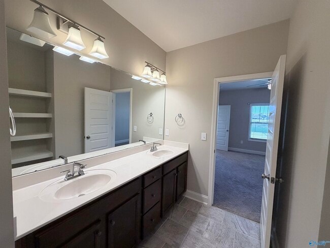 Building Photo - 7419 Flint Xing Cir SE