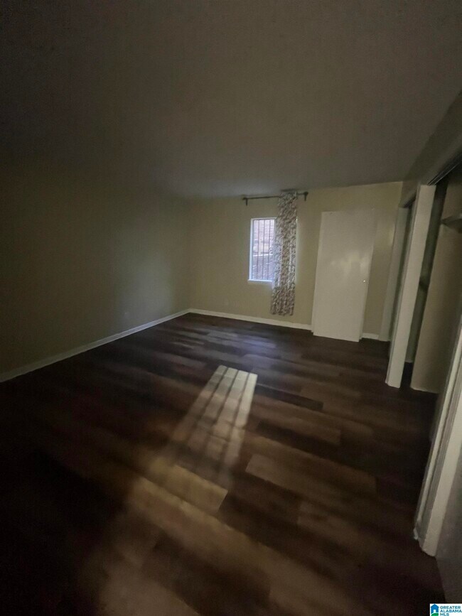 Building Photo - 3101 Lorna Rd