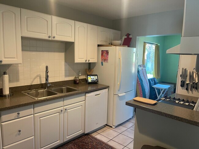 Building Photo - 42551 Audrey Cir