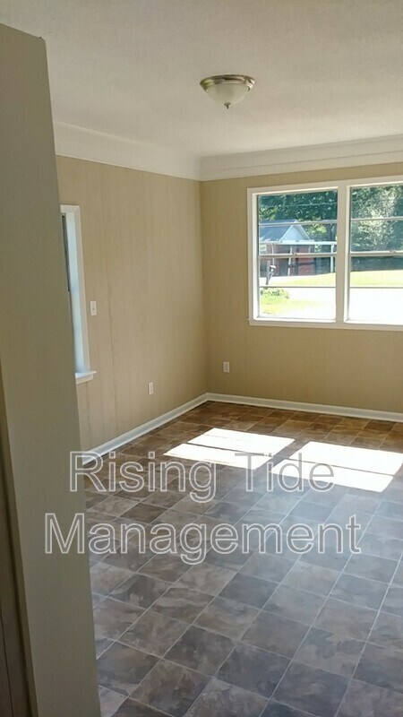 Building Photo - 816 Hillview Dr