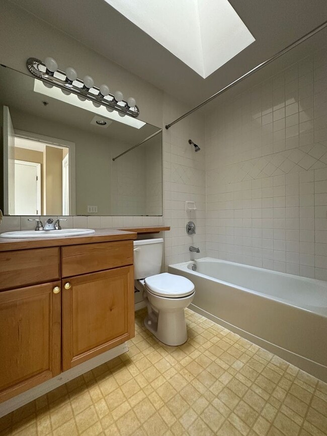 Building Photo - 2Bd/2Ba Seattle Condo