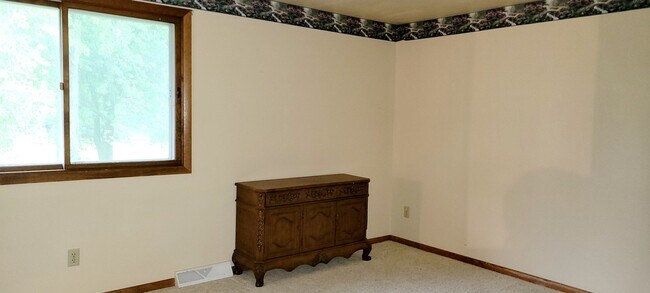 Building Photo - 41511 N Country Club Dr