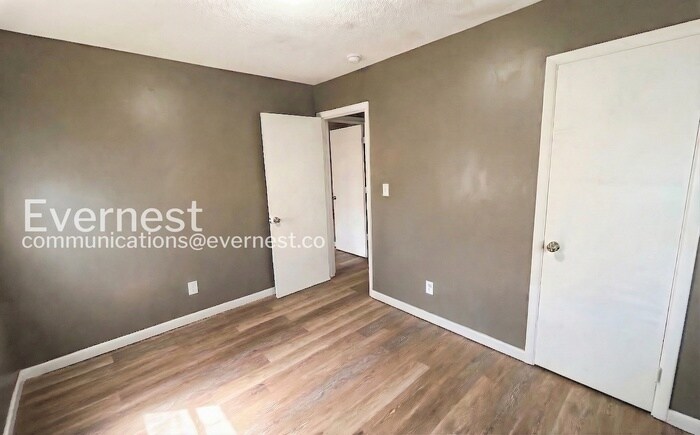 Building Photo - 1816 Doman Cir