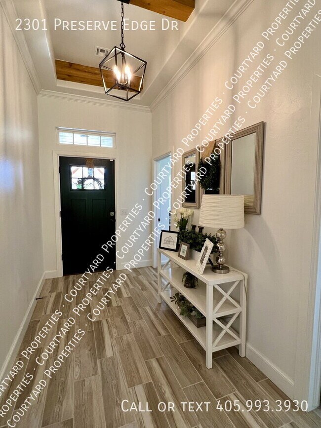 Building Photo - 2301 Preserve Edge Dr