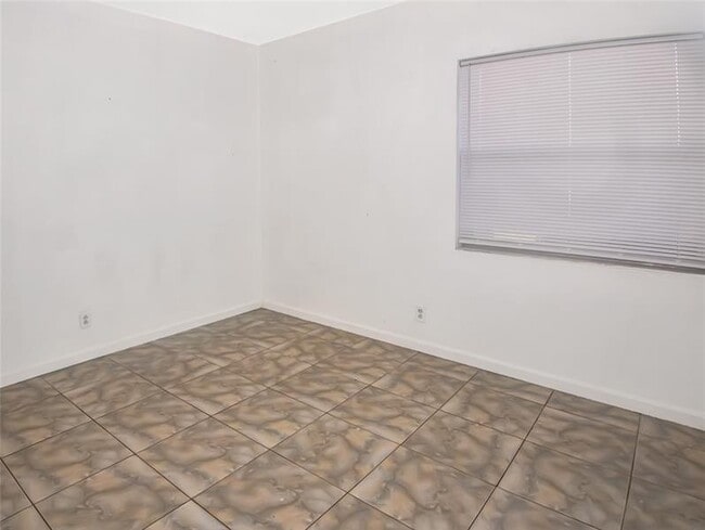 Building Photo - 2361 NE 10th St