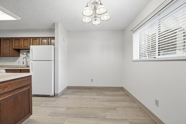 Building Photo - $1,345.95, 2-bed, 2-bath condo located in Colorado Springs with in-unit laundry and $300 cleaning...