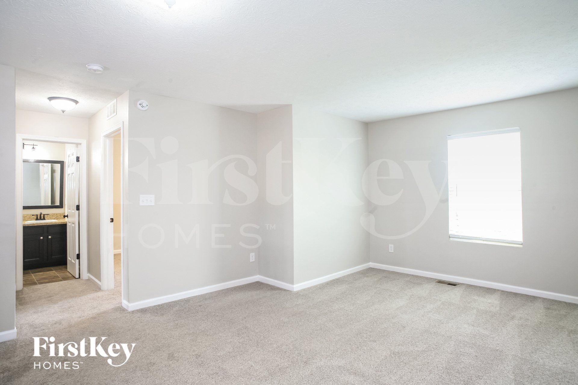 Building Photo - 4020 Poplar Dr