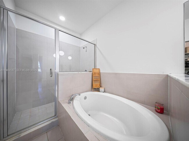 Building Photo - 1411 SE 26th Rd