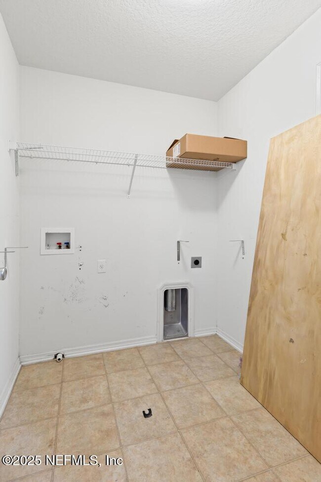 Building Photo - 6019 Bartram Village Dr