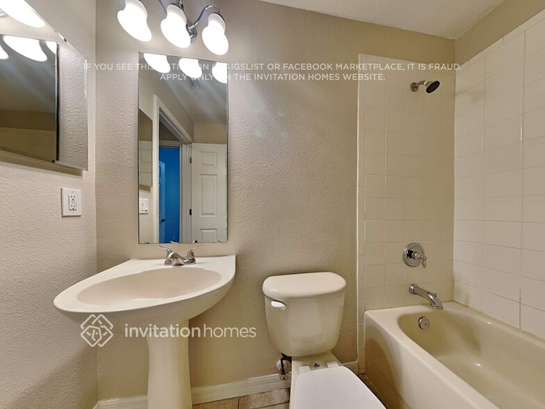 Building Photo - 4453 Creekside Dr