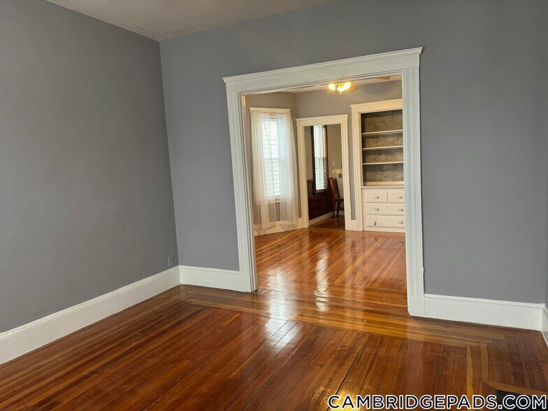 Building Photo - 32 Cedar St