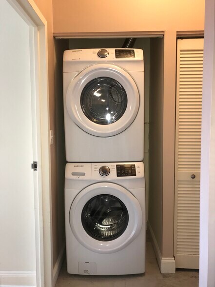 In-Unit Washer Dryer - 150 Orleans St