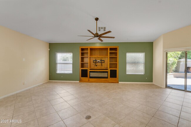 Building Photo - 4335 E Fox Cir
