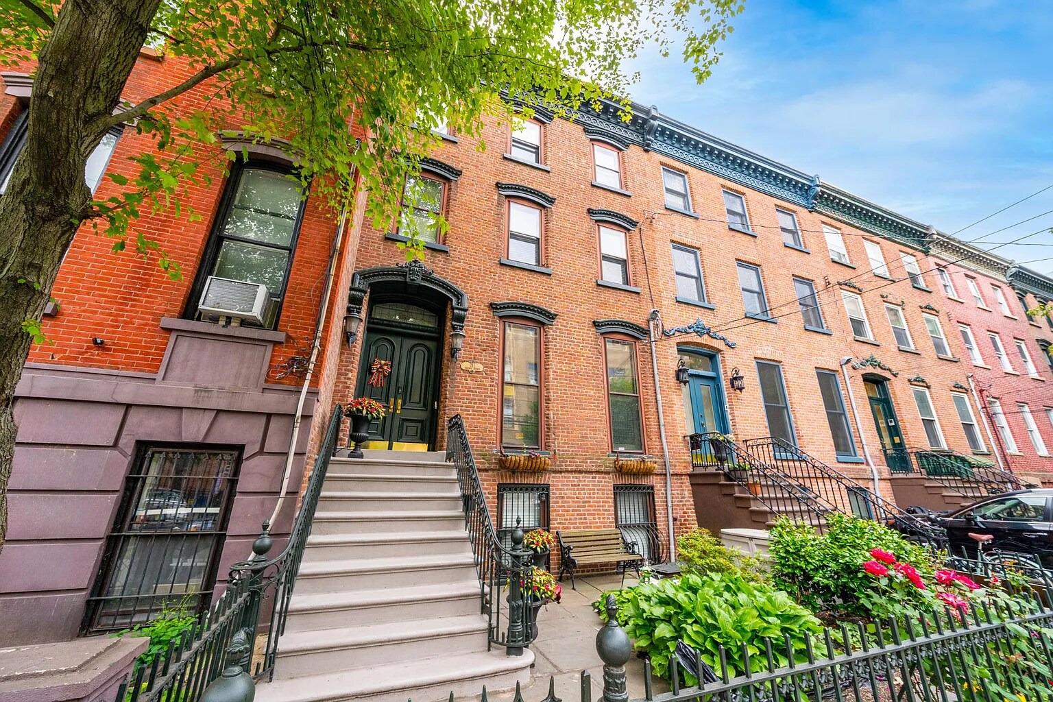 Building Photo - 211 Pavonia Ave