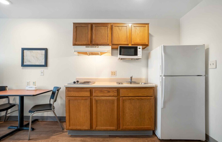 Building Photo - Furnished Studio-Tallahassee - Northwest