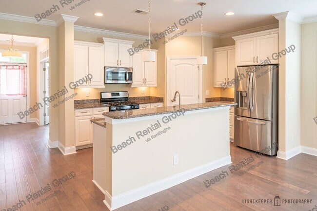 Building Photo - 121 Champions Village Dr