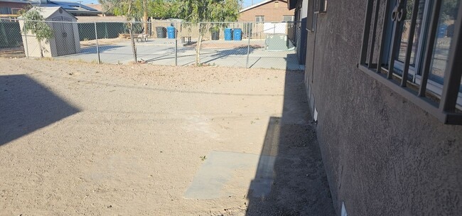 Building Photo - Three Bedroom One Story Home for Rent