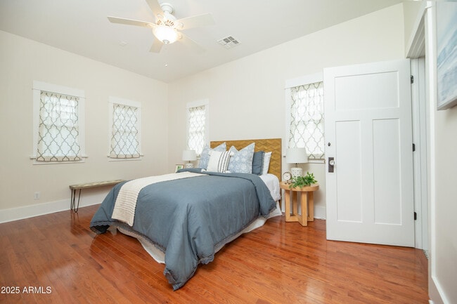 Building Photo - 69 W Lynwood St