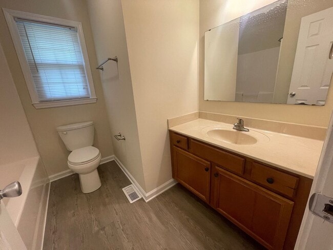 Building Photo - 5039 Coker St