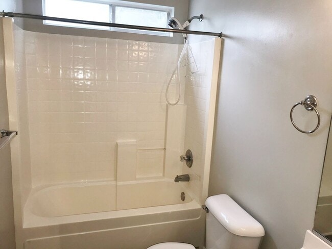 Building Photo - Oakbrooke Meadows