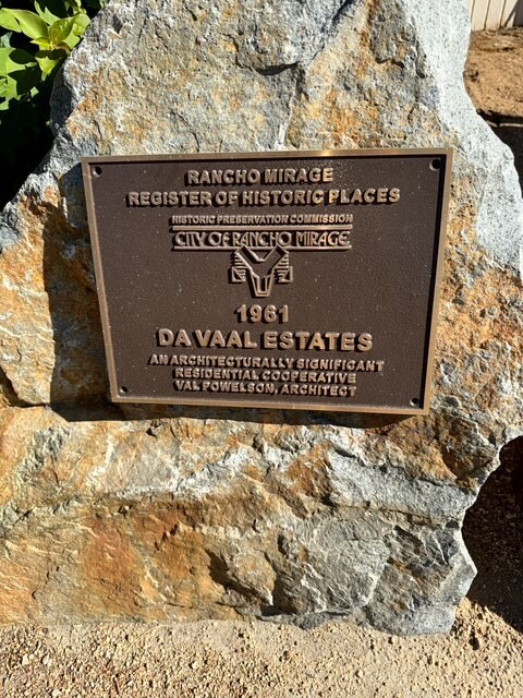 Building Photo - 37800 Da Vall Dr