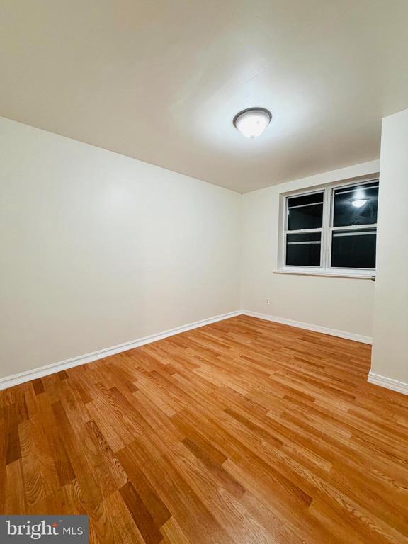 Building Photo - 607 E Carver St