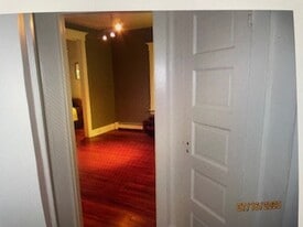 Building Photo - 67 Schubert St