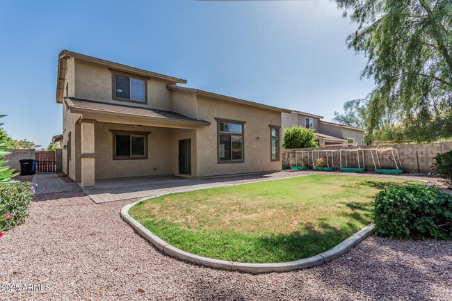 Building Photo - 1242 E Strawberry Dr