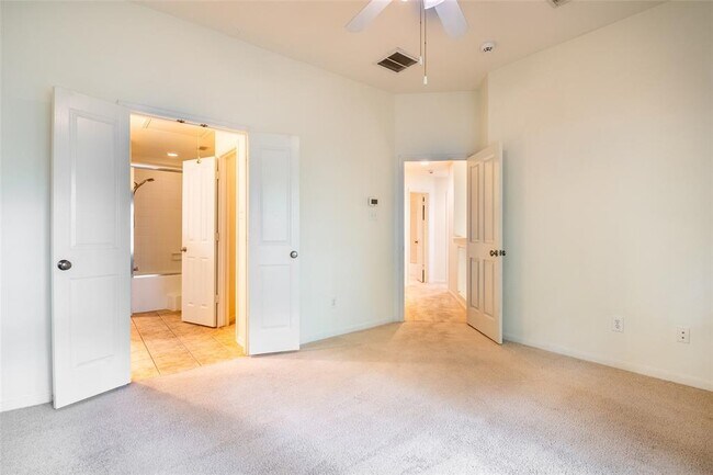 Building Photo - 16 Scarlet Woods Ct