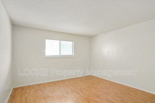 Building Photo - 4908 Byers Ave