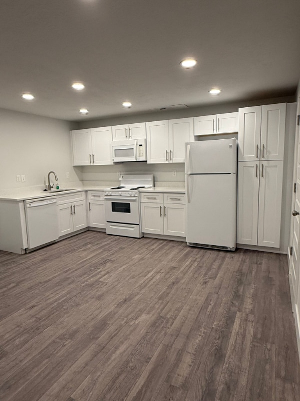 Building Photo - 3862 Hardman Way