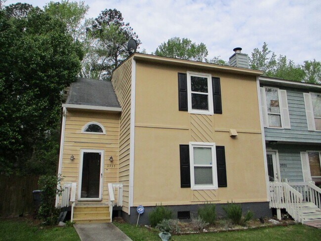 Primary Photo - Updated townhome in West Augusta