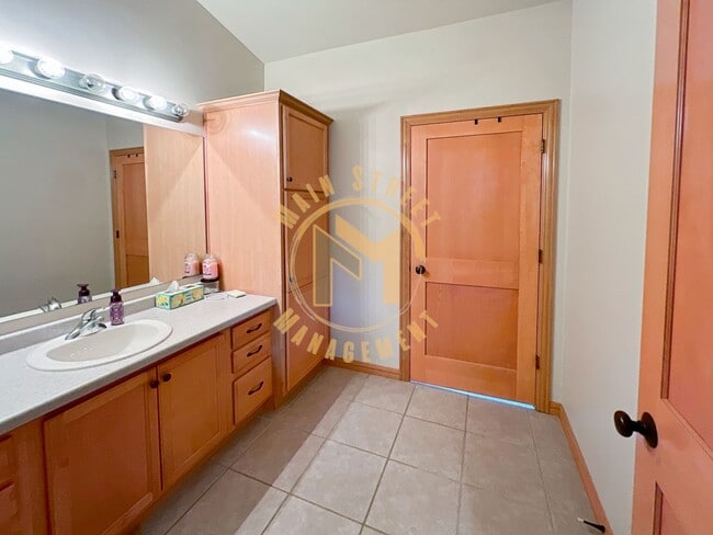 Building Photo - 2656 Cormier Rd