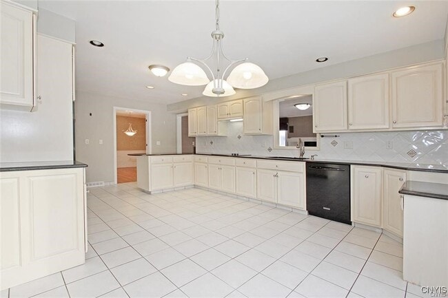 Building Photo - 101 Britain Rd