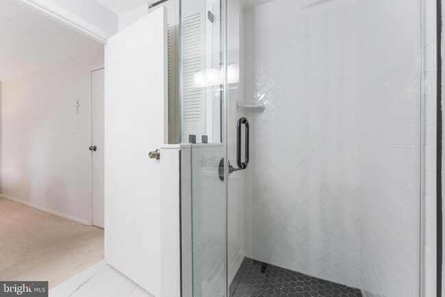 Building Photo - 2903 Bridgehampton Ct