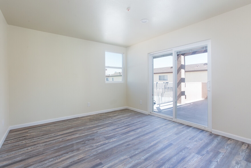 Building Photo - 1640 W 147th St