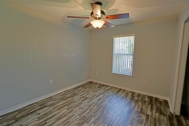 Building Photo - 2365 Ortega St