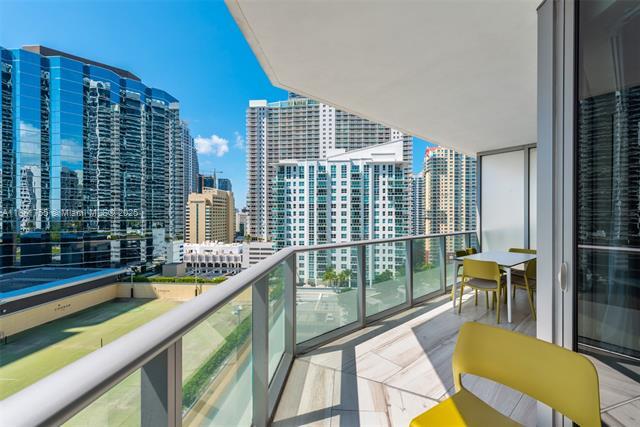 Building Photo - 1300 Brickell Bay Dr