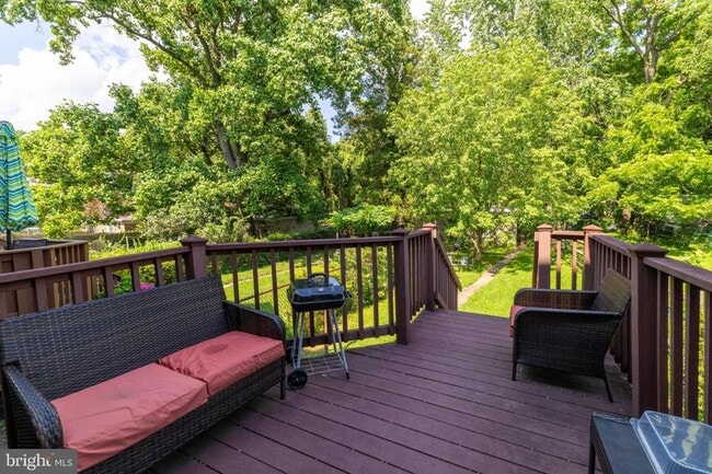 Building Photo - Welcome to this sunny and updated 4-bedroom, 2-bath row home in the heart of Mt. Airy! W/D! Large...