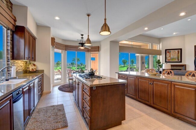 Building Photo - 348 Tomahawk Dr