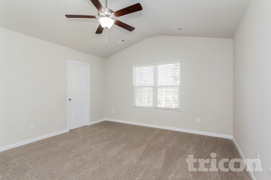 Building Photo - 111 Spring Knoll Dr