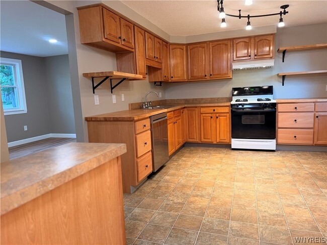 Building Photo - 4890 Bussendorfer Rd