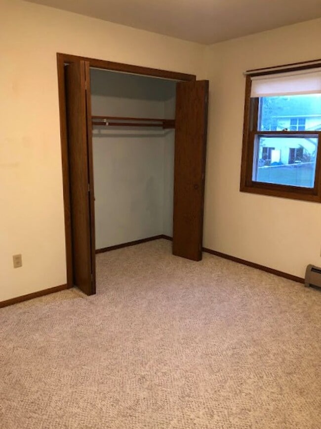 Building Photo - 3 Bedroom Duplex