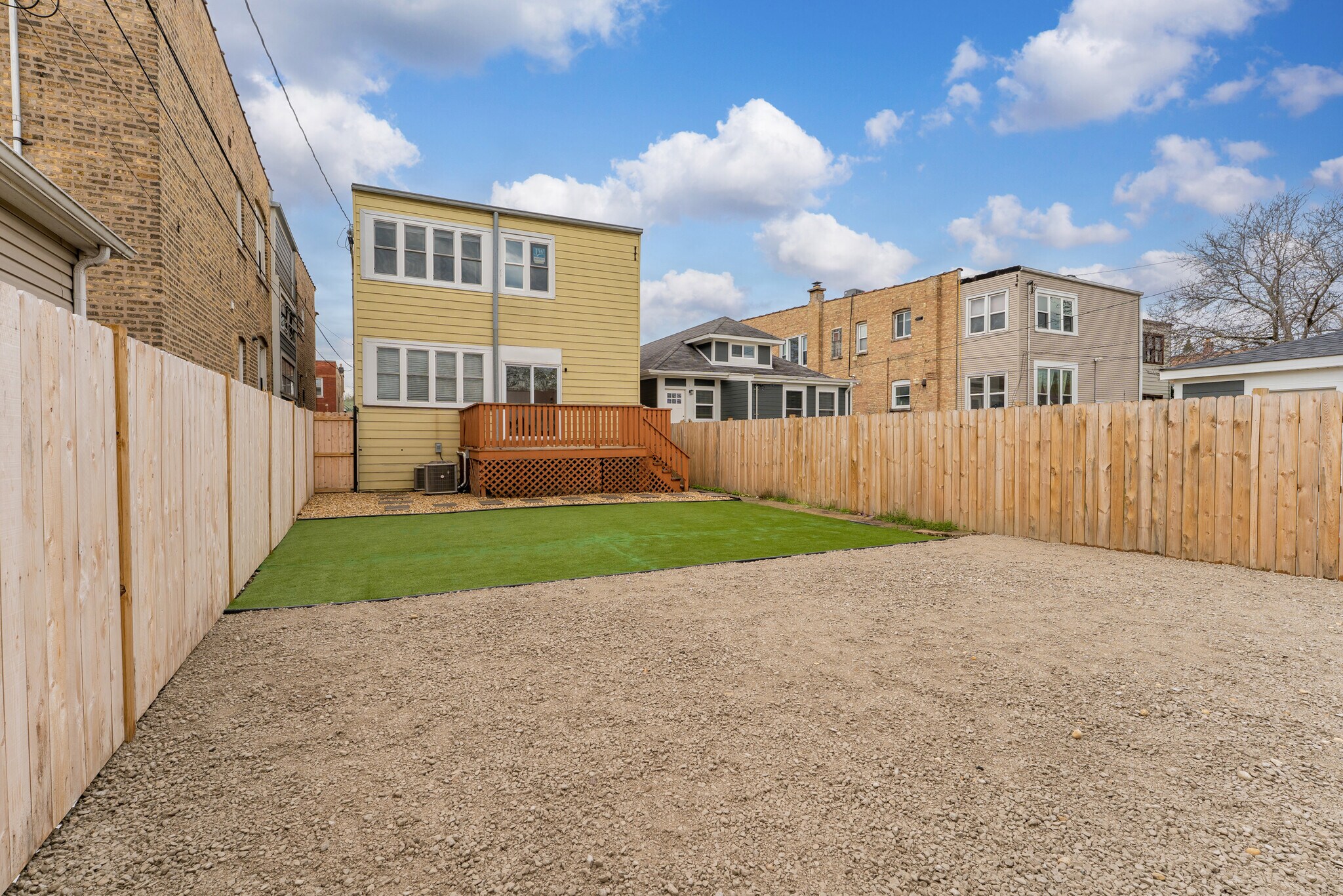 Building Photo - 5304 W Cornelia Ave