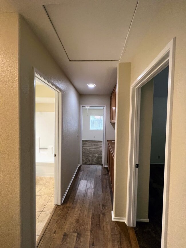 Building Photo - 4 bedroom FAMILY SPECIAL with RV storage o...