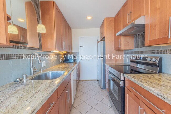 Building Photo - Beautiful One Bedroom Apartment in Los Ang...
