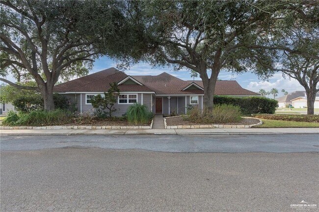 Building Photo - 22 Country Club Dr
