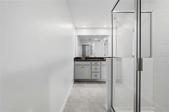 Building Photo - 1124 Lakeshore Breeze Pl