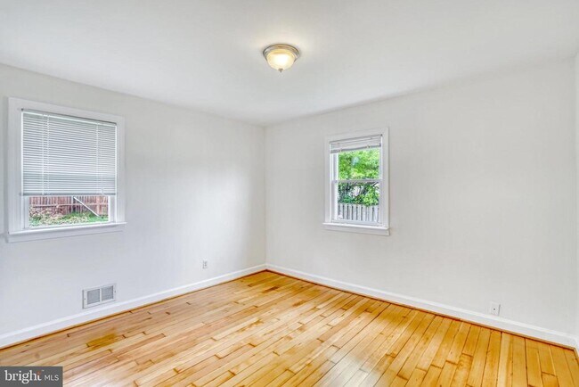 Building Photo - 5608 Tremont Dr