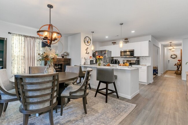 Building Photo - 845 Sugartree Dr